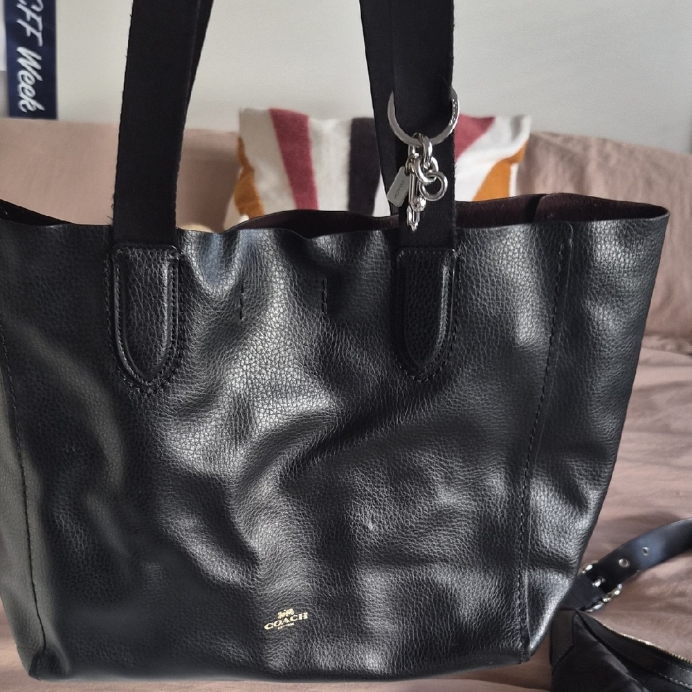 Coach Tote - Picture 3 of 7